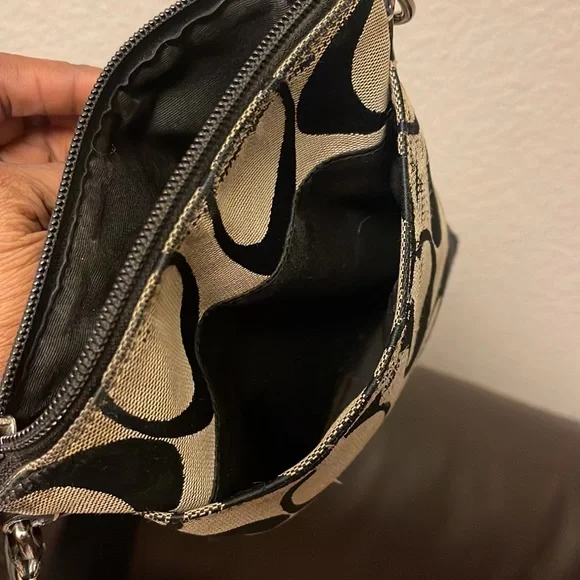 Coach, please check all picture of condition - Picture 17 of 17